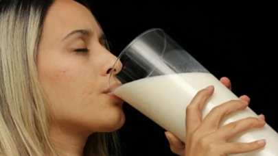 Tam yağlı süt az yağlıdan daha az kilo aldırıyormuş