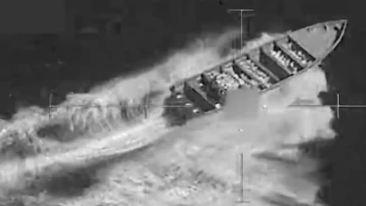 ABD ordusu Doğu Pasifik’te tekneyi vurdu: 2 kişi öldü