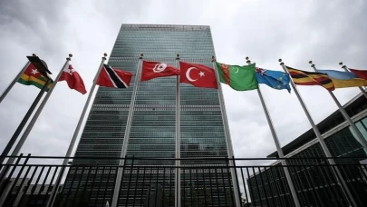 BM’den tarihi oylama! 151 ülke İsrail’e “işgali bitir” dedi: İki devletli çözüm çağrısı yeniden yükseldi