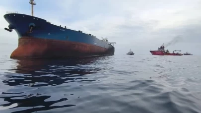 Karadeniz'de saldırıya uğrayan 'MIDVOLGA-2' isimli gemi Sinop'a ulaştı