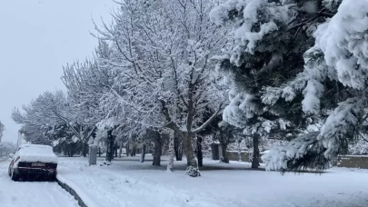 Ağrı’da kar ve buzlanma nedeniyle eğitime bir gün ara
