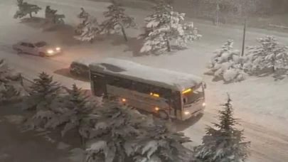 Bolu’da hayat durdu! Rampalarda araçlar mahsur kaldı