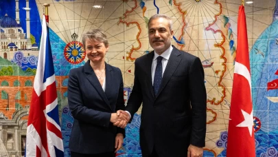 Bakan Fidan, Birleşik Krallık Dışişleri Bakanı Cooper ile görüştü