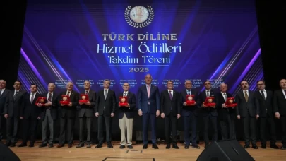 Türk diline hizmet edenler ödüllerle onurlandırıldı
