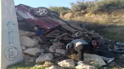 Antalya'nın Aksu ilçesinde otomobil şarampole yuvarlandı