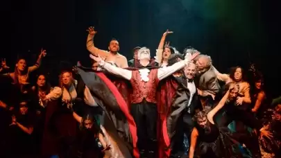 Devlet Tiyatrolarının "Dracula: Bir Dehşet Komedisi" oyunu prömiyer yapacak