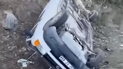 Isparta’da kontrolden çıkan araç takla attı: 2 yaralı