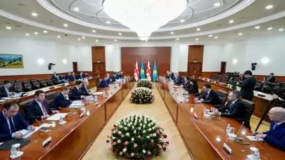 Kazakistan Başbakanı Bektenov ile Gürcistan Başbakanı Kobakhidze, Orta Koridor'da etkileşimi görüştü