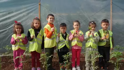 Erdemli Belediyesi’nden Çocuk Serası! Minik eller toprakta geleceği yeşertiyor
