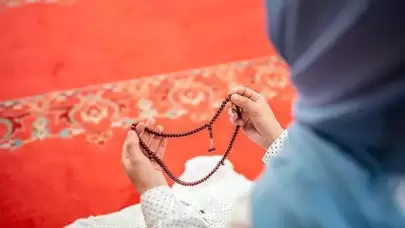 Tesbih Namazı Nasıl Kılınır? Kaç Rekattır? İşte Adım Adım Kılınışı