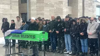 Göğsünden bıçaklanarak hayatını kaybeden Abdullah Umutcan Demirci toprağa verildi