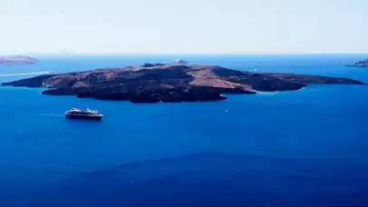 Santorini Adası'nda tsunami paniği!