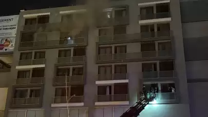 Denizli'de 7 katlı binada yangın çıktı