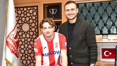 Ligde lider Balıkesirspor, orta sahaya takviye yaptı