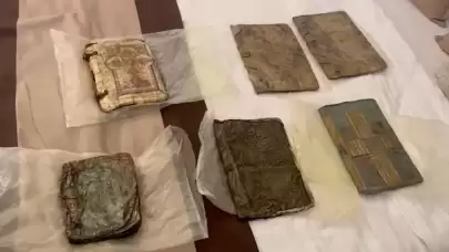 Mersin'de 6 el yazması kitap ele geçirildi