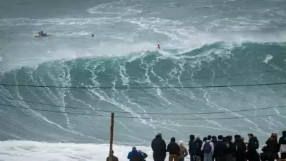 Tudor Nazare Dev Dalgalar Yarışması, Portekiz'in Nazare kıyılarında gerçekleşti