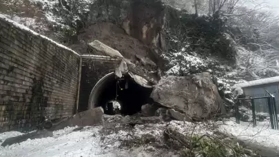 Karadeniz Sahil Yolu'nda heyelan