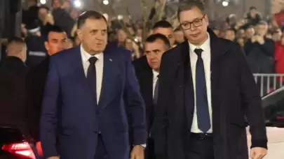 Vucic, Dodik'e destek için Bosna Hersek'te