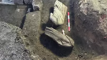 Perge Antik Kenti’nde beş yeni heykel gün yüzüne çıkarıldı