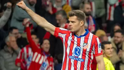 Sörloth, Atletico Madrid'i yarışta tuttu