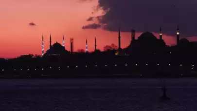 İstanbul'da kar yağışı sonrası eşsiz gün batımı manzaraları oluştu
