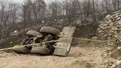 Samsun'da iş makinesi devrildi, operatör hayatını kaybetti