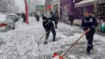 Muş'ta eğitime hava engeli! Okullar yarın tatil