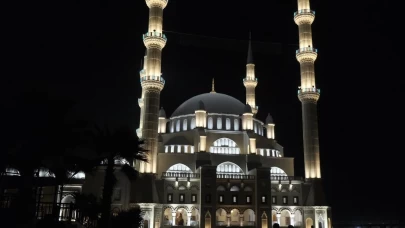 KKTC'de ilk teravih namazı Hala Sultan Camisi'nde kılındı