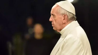 Vatikan'dan Papa'nın sağlık durumuna ilişkin açıklama: Solunum durumu kötüleşiyor