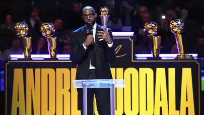 Warriors, efsane oyuncusunun formasını 'emekli' etti