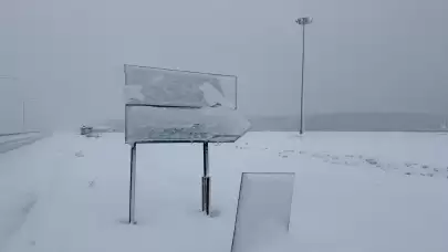 Kuzey Marmara Otoyolu'nda kar yağışı etkili oluyor