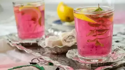 Hibiskus Şerbeti Tarifi: Ferahlatıcı ve Şifalı İçecek