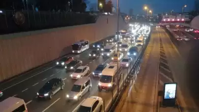 Megakent İstanbul'da trafik yoğunluğu yaşanıyor