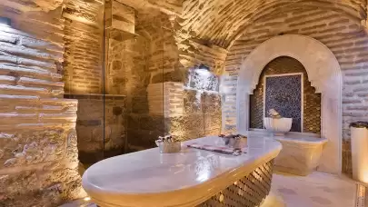 İstanbul'daki 1500 yıllık sarnıcı masaj salonuna çevirdiler!