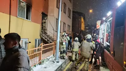 Kağıthane'de evde çıkan yangında 3 kişi dumandan etkilendi