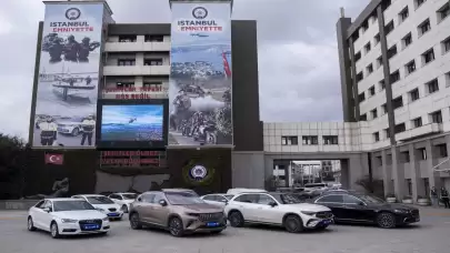 Kara para ve dolandırıcılık şebekesine ait araçlar sergilendi