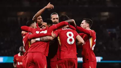 Salah yıldızlaştı, Liverpool Manchester City’yi deplasmanda devirdi