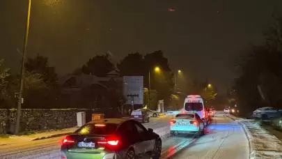 İstanbul'da kar yağışı sürüyor