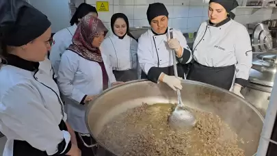 Sakarya'da Yaratıcı Gençler, Taşımalı Öğrencilere Lezzet Şöleni Sunuyor