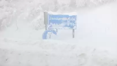 Kırklareli'nin yüksek kesimlerinde kar yağışı etkisini sürdürüyor