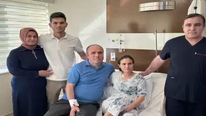 13 yıl arayla çocuklarına böbreklerini bağışlayarak umut oldular