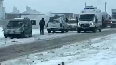 Aksaray’da işçi servisi devrildi: 15 yaralı