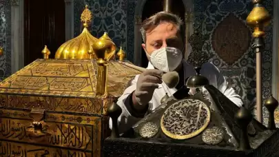 Topkapı Sarayı'nın Mukaddes Emanetler Dairesi Ramazan'a hazırlanıyor