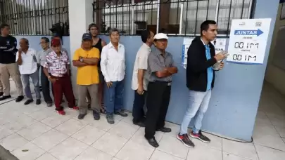 Ekvador'da devlet başkanlığı seçimi başladı: Noboa ve Gonzalez favoriler arasında