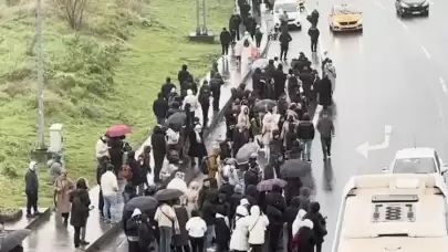 İstanbul'da viyadük düzenleme çalışması! Metro hattını kullanan yolcular isyan etti