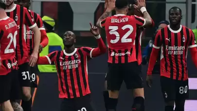 Abraham yıldızlaştı, Milan yarı finale yükseldi