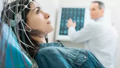 EEG Nedir? Beyin Dalgalarnı Ölçen Bu Test Hakkında Bilmeniz Gerekenler