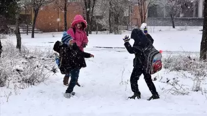 Nevşehir'de yoğun kar yağışı: Eğitime bir gün ara verildi