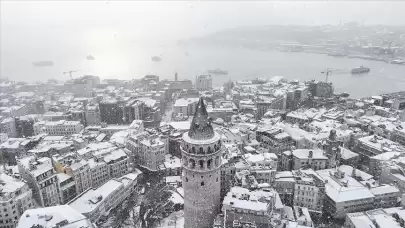 Meteoroloji uyarmıştı! İstanbul'da kar yağışı etkisini sürdürüyor