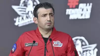 Selçuk Bayraktar, ikinci pilot olarak kullandığı uçakla Piaggio fabrikasına indi